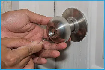 Lock Locksmith Services Fort Lauderdale, FL 954-366-2214 - 14-unlock-door